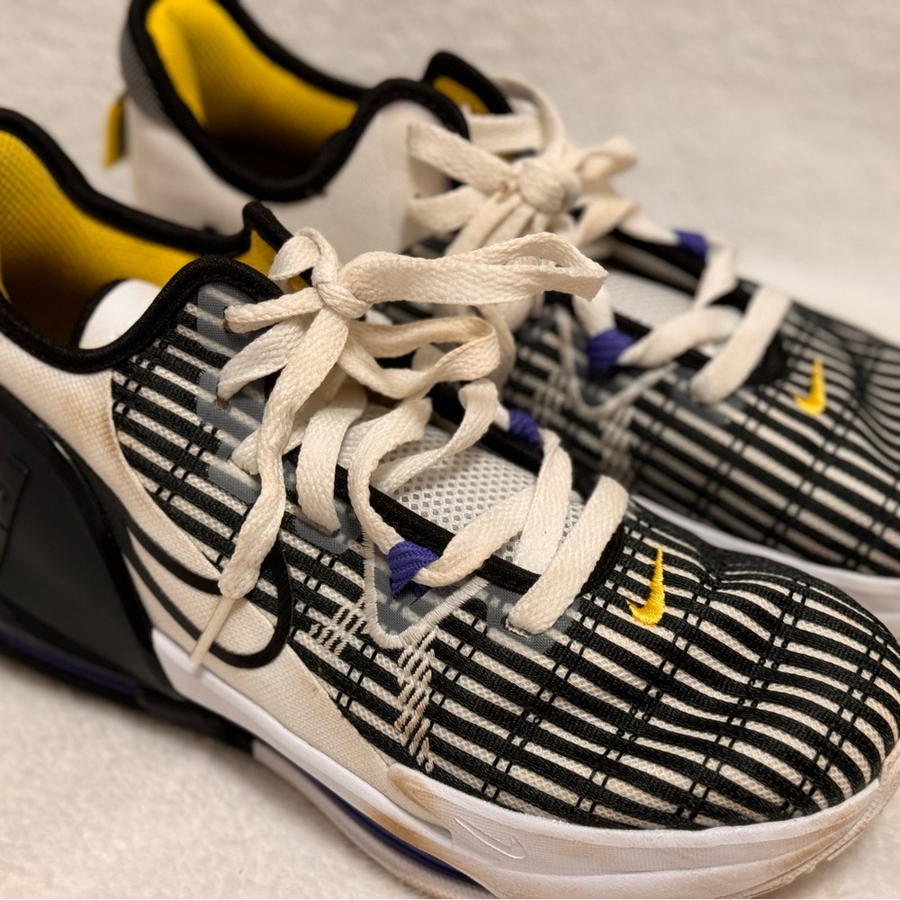 Women’s 8-Nike LeBron Witness VI 6 Size 5.5Y Basketball Sneaker Shoe DD0423100